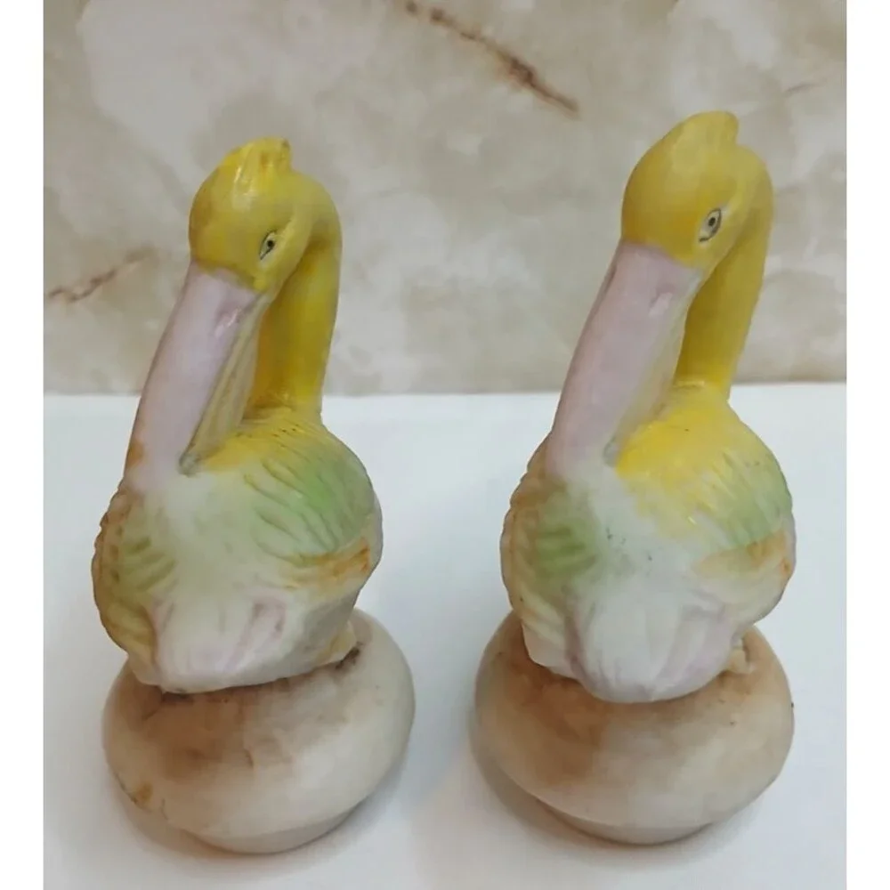 RARE Vintage Red Lettered Japan PELICANS Hand Painted Salt & Pepper Shaker Set